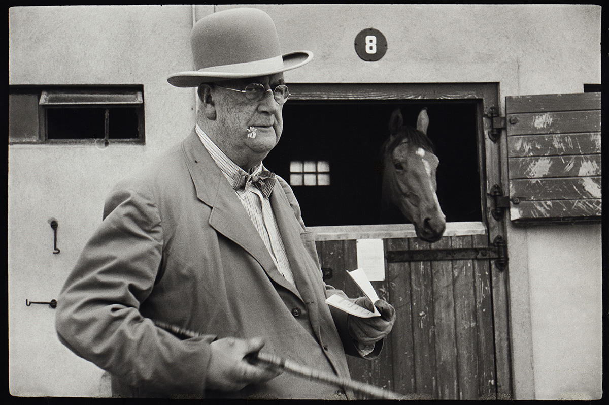 Henri Cartier-Bresson - Hippodrome, Thurles, Ireland