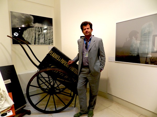 Roland Belgrave with photographer's cart. (Photo by Michael Diemar)
