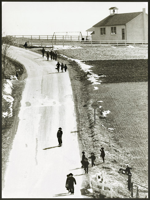 Barry Thumma - Amish Children on Road from Schoolhouse