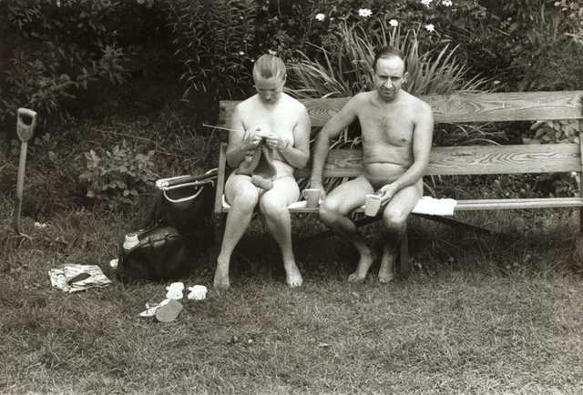 Elliott Erwitt - Nudists on Ile du Levant, France