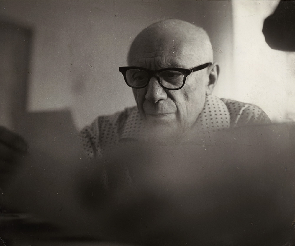 Picasso Reading