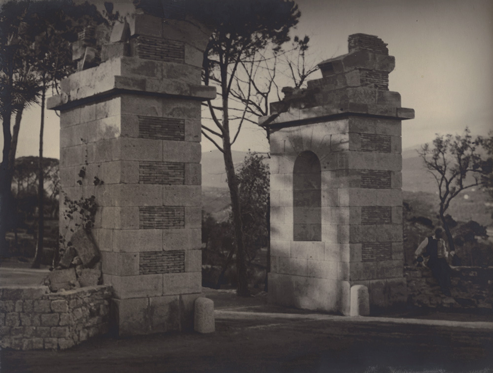 Man Ray - Max Ernst at the Entrance to Château de Clavary