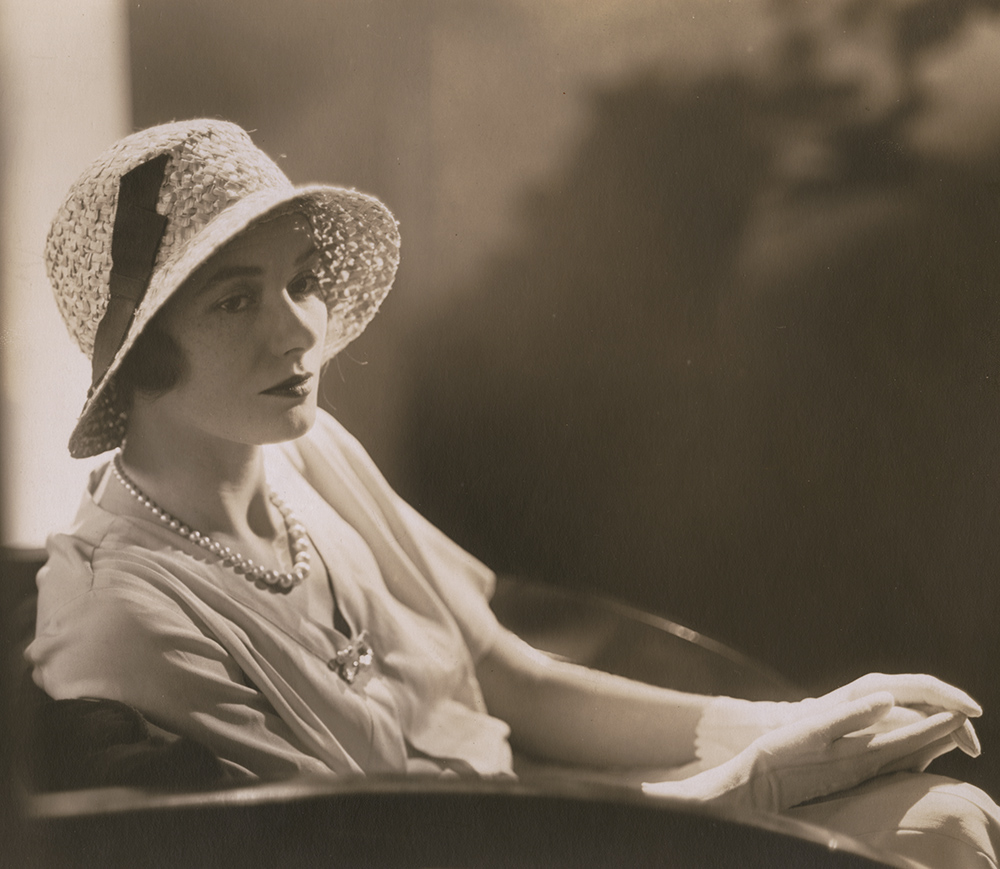 Vogue Magazine Photographer - Woman with Pearls and Hat Vogue Magazine Photographer - Woman with Pearls and Hat