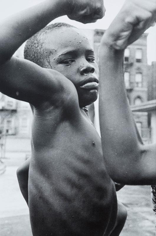 Leonard Freed - Muscle Boy, Harlem, NY