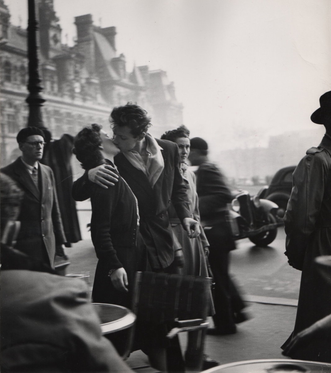 Robert Doisneau - Le Baiser (The Kiss), Hotel de Ville, Paris