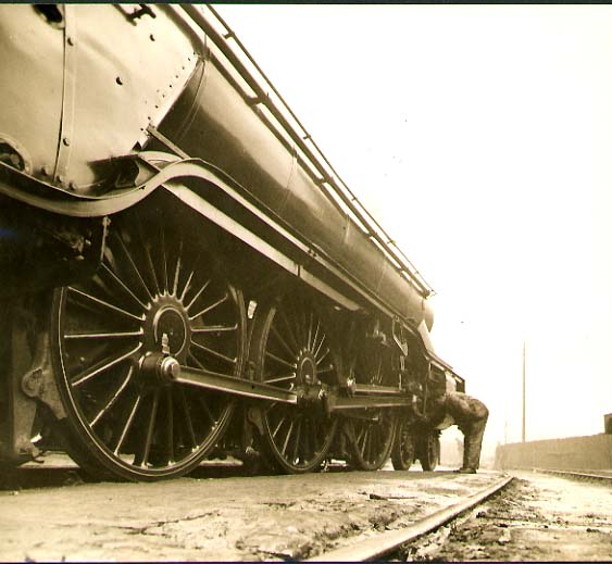 Anonymous - Oiling up One of the Gresley Pacifics