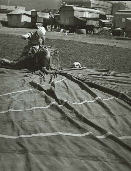 Zdenek Tmej - Place du cirque, Prague