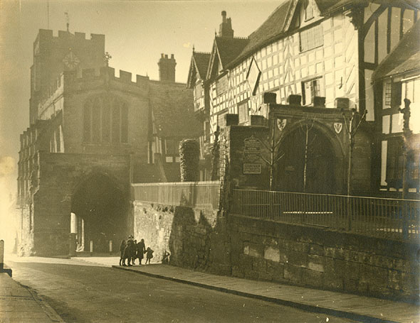 Frank Harbidge - English Street Scene