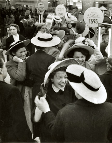 Robert Doisneau - Women with the Same Hat Robert Doisneau - Women with the Same Hat