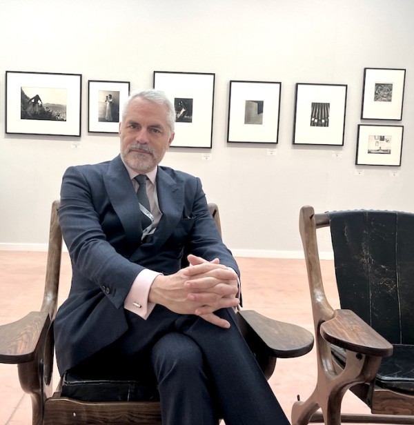 Gregory Leroy brought some very important Mexican works, vintages by Manuel Alvarez Bravo, Lola Alvarez Bravo, Edward Weston, Sheila Hicks, Lazaro Blanco and Graciela Iturbide.